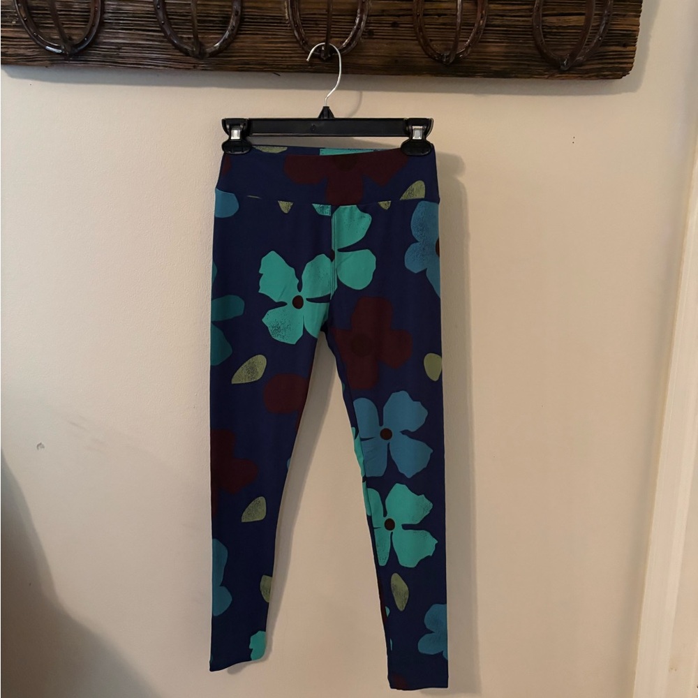 LuLaRoe Blue and Green Leggings with Bold Pattern